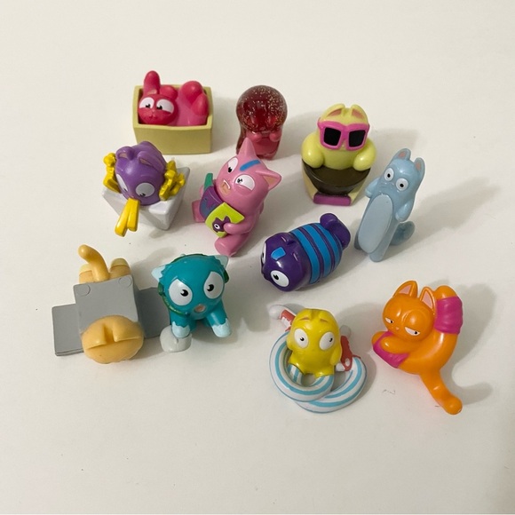 Lot of 11 Lost Kitties Cat Figures Toys - Picture 14 of 14